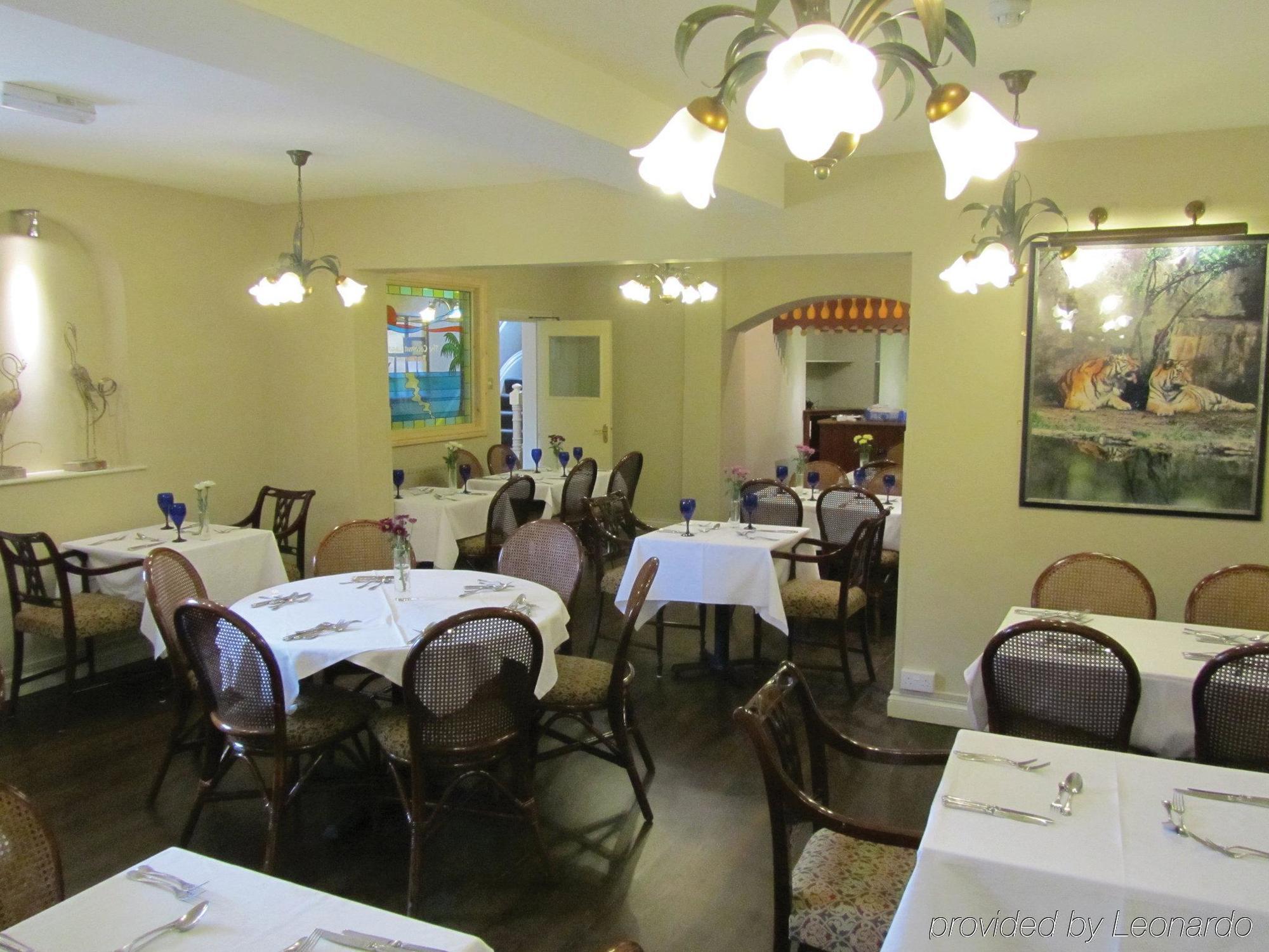 The Peacock Townhouse Hotel Kenilworth - Warwick Ресторан фото